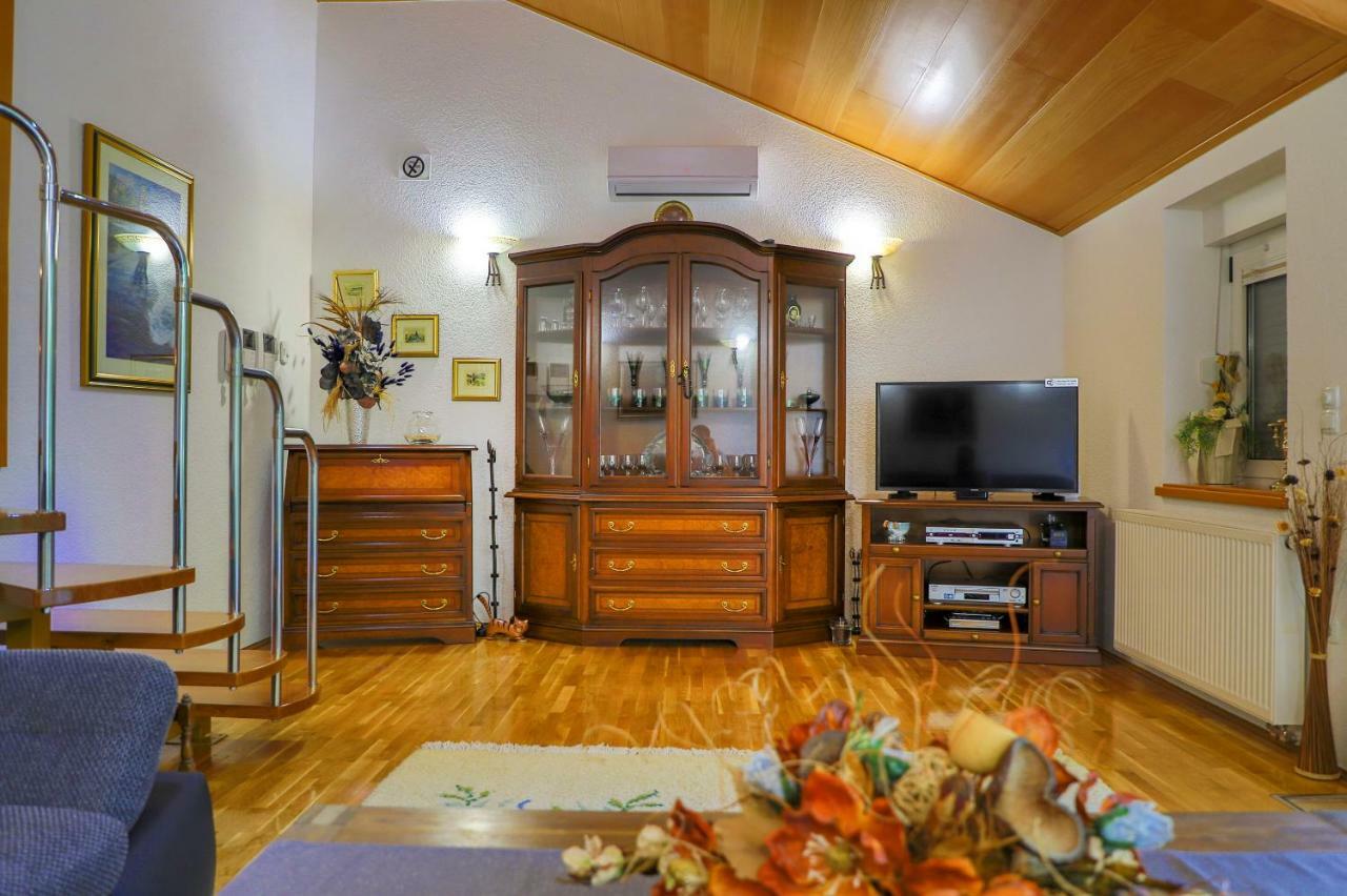 Holiday Home Villa Sara Bihać Kültér fotó