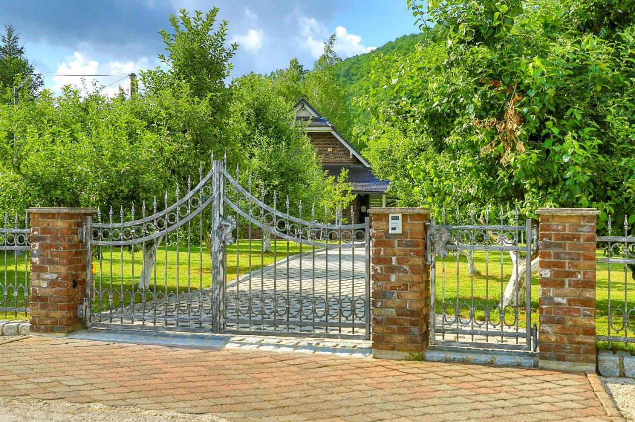 Holiday Home Villa Sara Bihać Kültér fotó